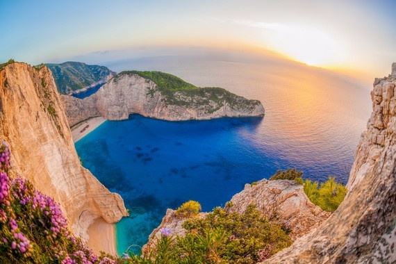 上航移民L女士一家登陆希腊打指纹，获希腊蓝纸！