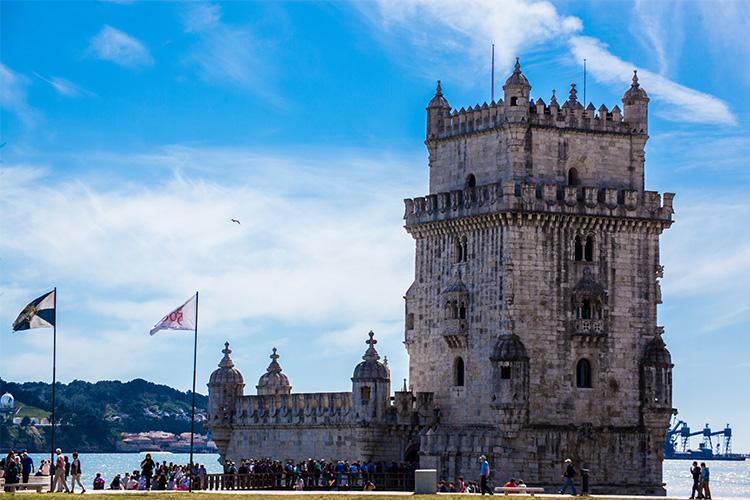 葡萄牙新国籍法：父母住满一年，子女可入籍